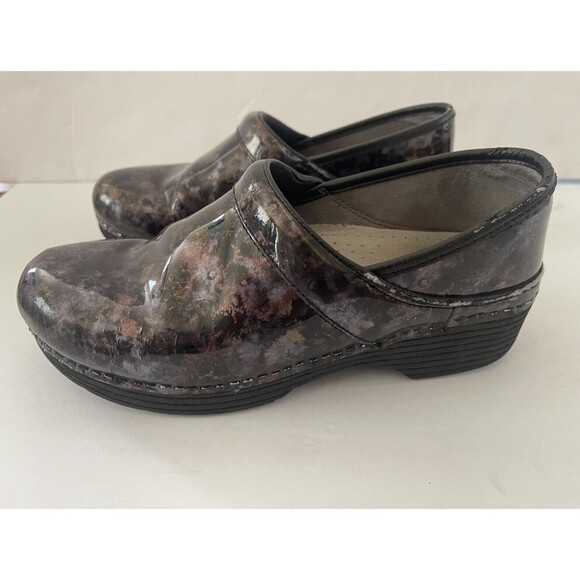 Dansko‎ Color Wash Patent Nurse Clogs Shoes Women Sz 39 US 9 Brush Strokes - Picture 1 of 9